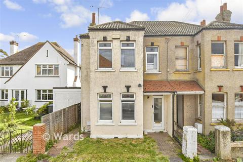 5 bed property, in Bournemouth Drive, £410,000
