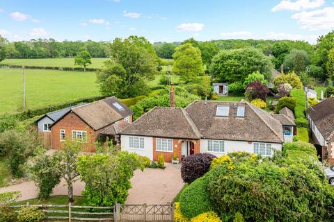 5 bed property, in Crowhurst Road, £975,000