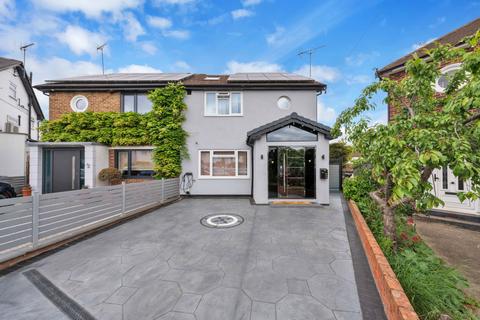 4 bed property, in Southall UB2, £950,000