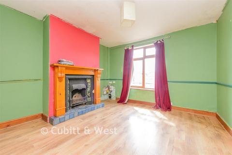 2 bed property, in Grovehill Road, £350,000