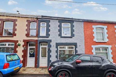 3 bed property, in Aberbargoed, £149,995