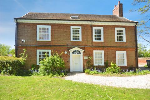 1 bed property, in Grange Road, £95,000