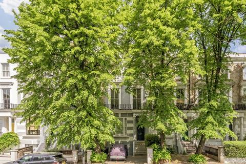 2 bed property, in Westbourne Park Road, £475,000