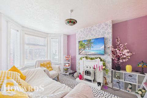 3 bed property, in Worthing Road, £150,000