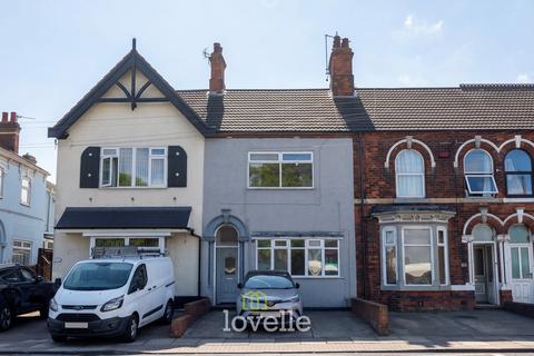 4 bed property, in Clee Road, £180,000