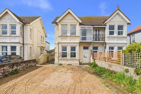 4 bed property, in Brighton Road, £475,000