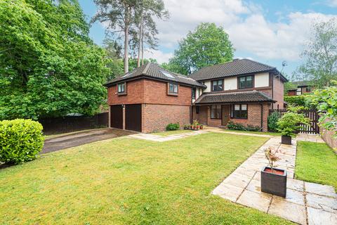 5 bed property, in Burleigh Road, £1,150,000