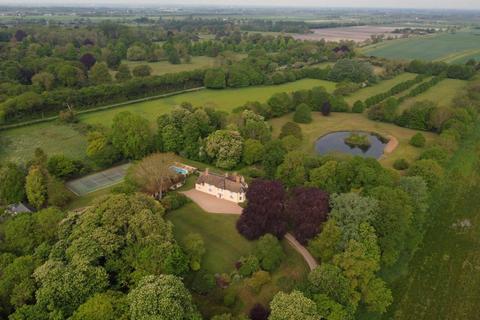 8 bed property, in Swaffham Prior, £2,500,000