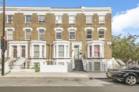 1 bed property, in Fernhead Road, £475,000