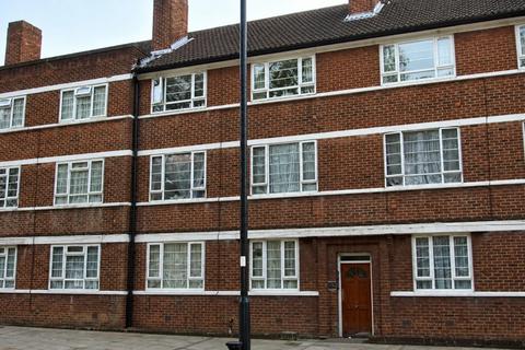 2 bed property, in Beverley Drive, £250,000
