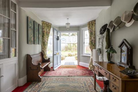 7 bed property, in Hyde, £4,000,000