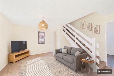 3 bed property, in Lancaster Park, £190,000