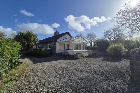 3 bed property, in Lon Cae Metta, £650,000