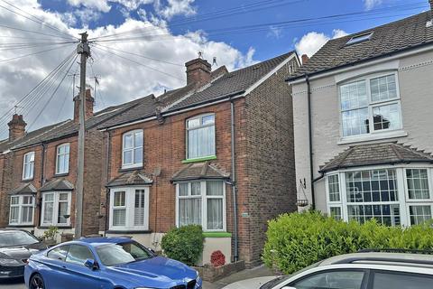 2 bed property, in Frenches Road, £425,000