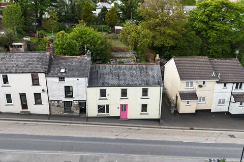 3 bed property, in Fore Street, £210,000