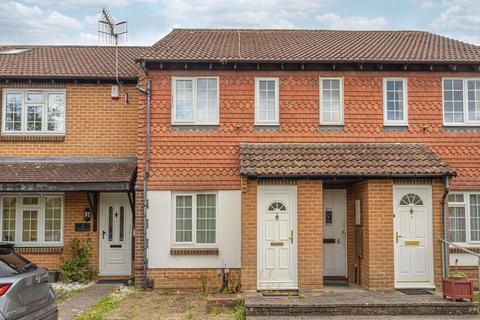 1 bed property, in Craven Road, £240,000