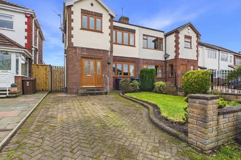 3 bed property, in Cottage Lane, £285,000