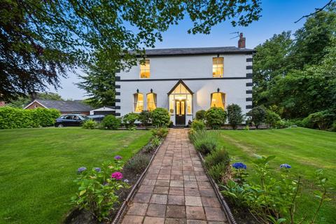 4 bed property, in 15 Delph Lane, £1,100,000