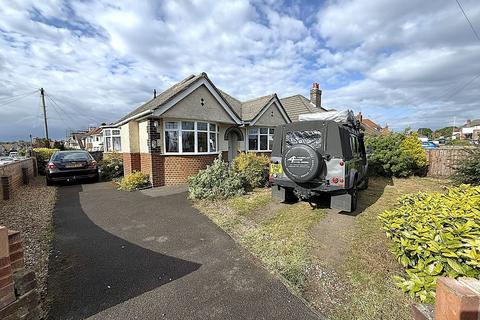 3 bed property, in Dorchester Road, £369,950