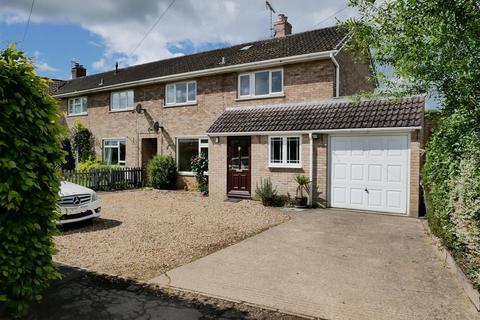 3 bed property, in Highfield, £320,000