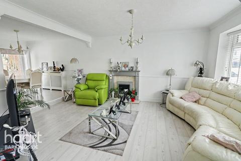 3 bed property, in Marston Road, £600,000