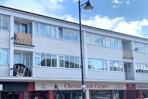 2 bed property, in Bargates, £80,000