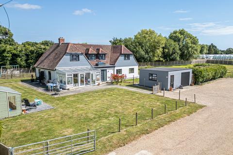 5 bed property, in First Avenue, £1,000,000