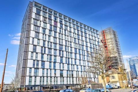1 bed property, in Masons Avenue, £210,000