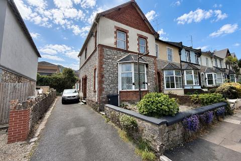4 bed property, in Babbacombe Road, £250,000