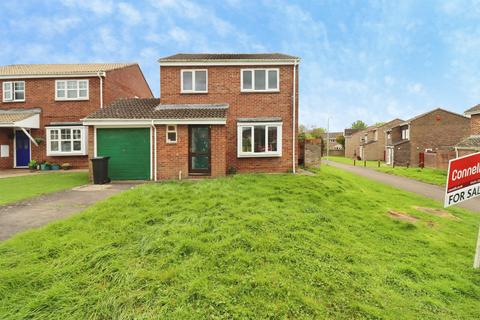 4 bed property, in Wiltshire Avenue, £400,000