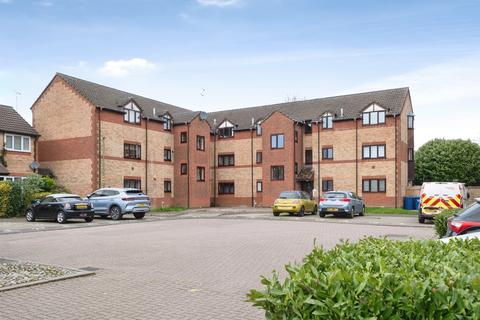 2 bed property, in Broome Way, £150,000
