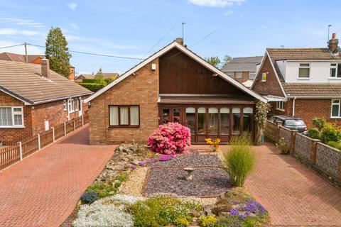3 bed property, in Southcliffe Road, £260,000