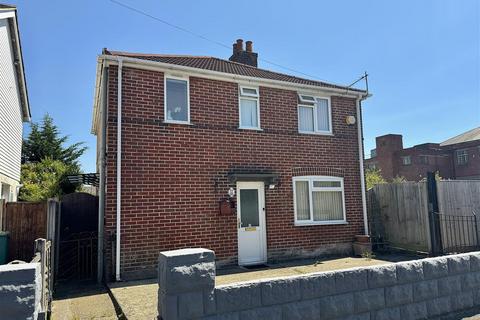 3 bed property, in Churchill Road, £335,000
