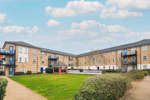2 bed property, in Norwich Crescent, £299,995