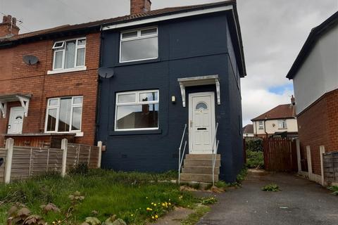2 bed property, in Syke Avenue, £100,000
