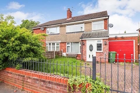 3 bed property, in Roby Grove, £250,000