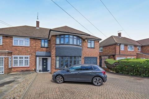 4 bed property, in Westpole Avenue, £1,125,000