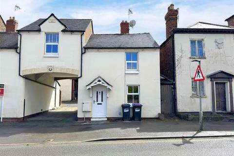 2 bed property, in Willow Street, £80,000