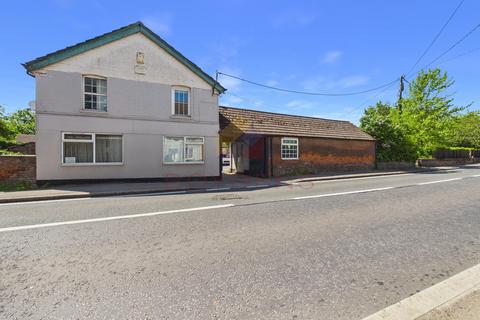 7 bed property, in Halstead Road, £450,000