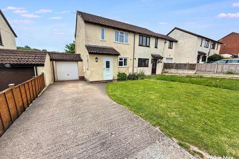 2 bed property, in Wedlakes, £249,950