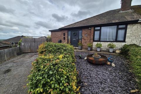2 bed property, in Thomson Drive, £300,000