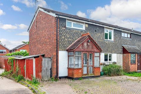 3 bed property, in Lapwing Road, £300,000
