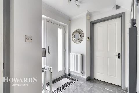 4 bed property, in Ullswater, £450,000