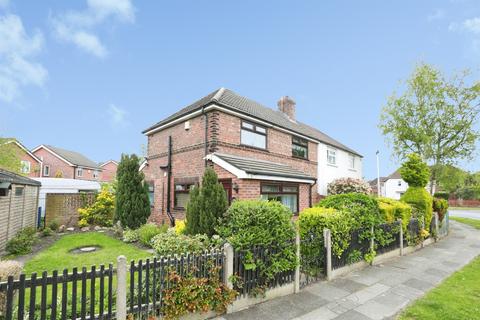3 bed property, in Vicarage Road, £255,000