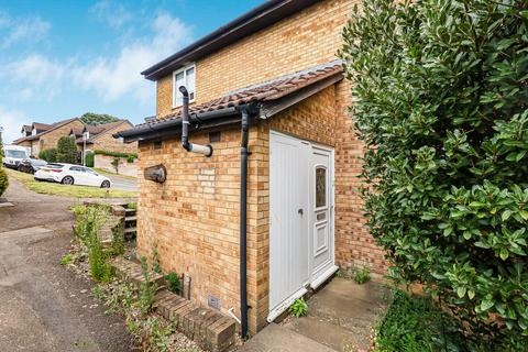 1 bed property, in Ladywood Road, £235,000
