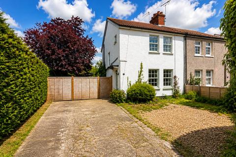 3 bed property, in New Road, £375,000