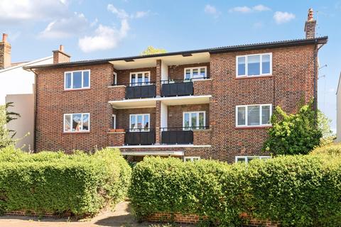 2 bed property, in Baskerville Road, £445,000