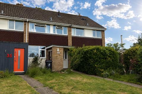 3 bed property, in St. Leodegars Way, £300,000