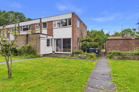 3 bed property, in Greenwood Gardens, £445,000