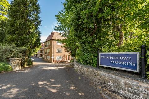 1 bed property, in Stumperlowe Lane, £140,000